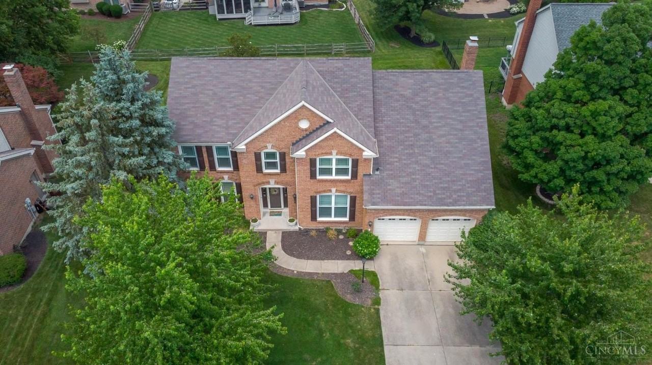 4646 Lakeridge Ct - Photo 2 of 48