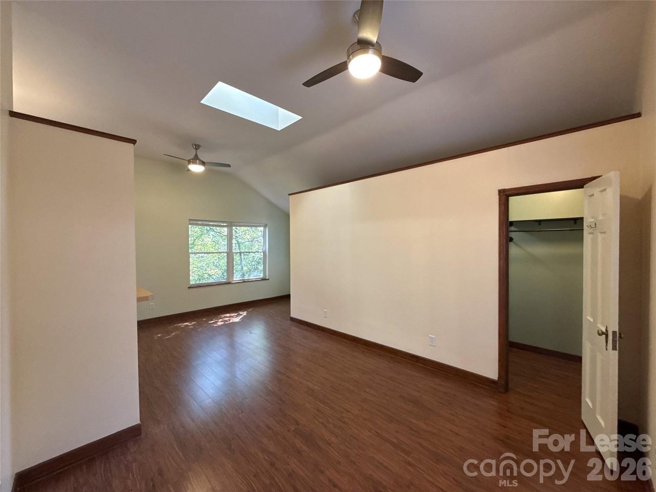 213 S Summit Ave - Photo 5 of 14