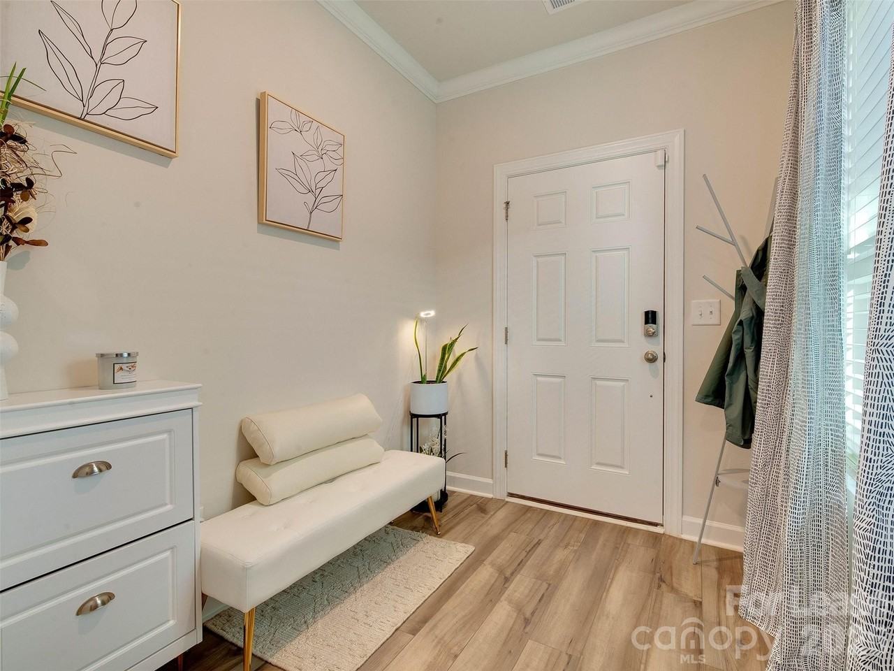 4009 Woodland View Dr - Photo 3 of 48