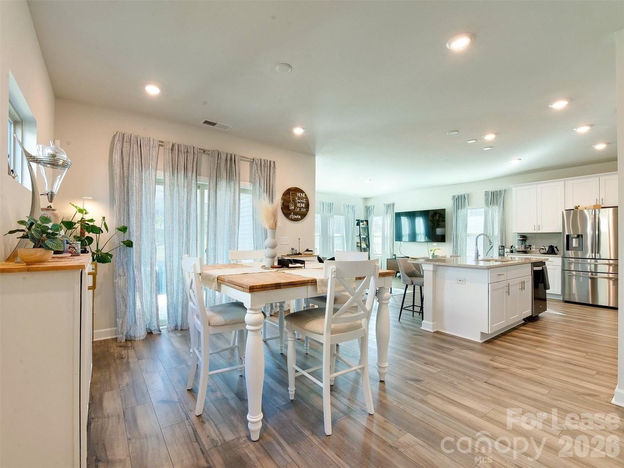 4009 Woodland View Dr - Photo 7 of 48