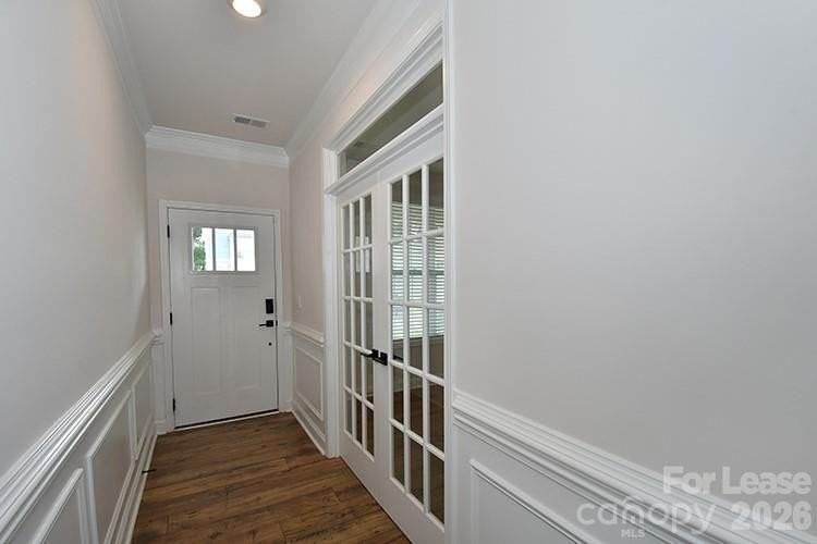 6153 Sylvan Dr - Photo 4 of 35