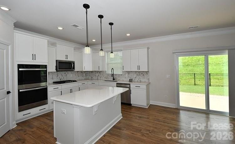 6153 Sylvan Dr - Photo 5 of 35