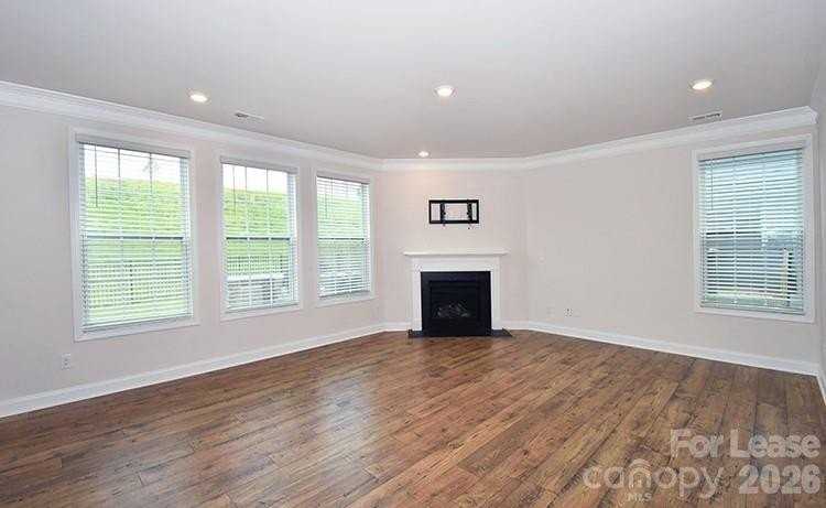 6153 Sylvan Dr - Photo 7 of 35