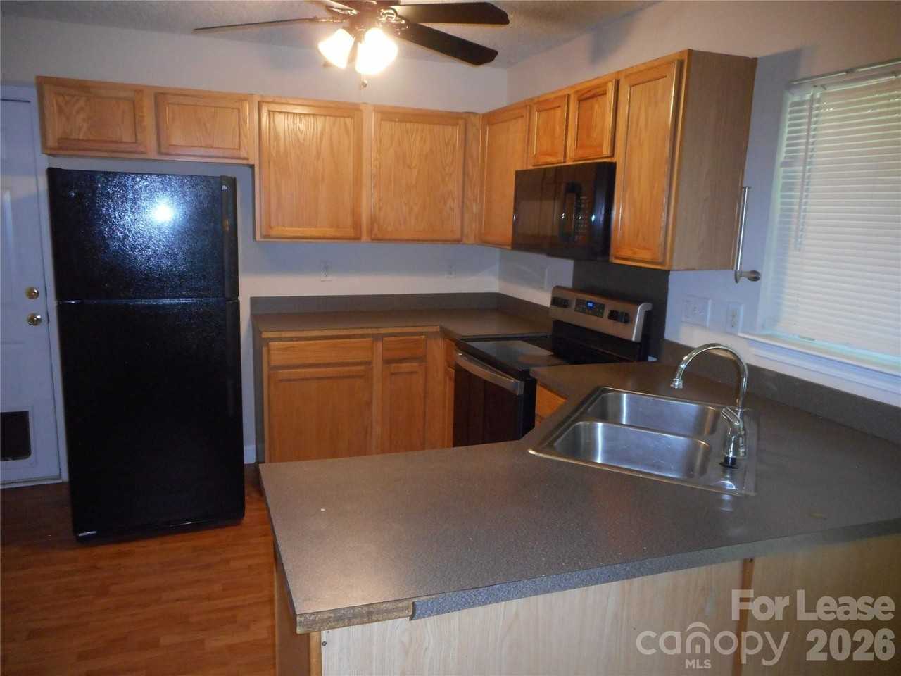 8037 Shiny Meadow Ln - Photo 3 of 22