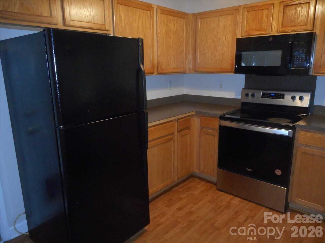 8037 Shiny Meadow Ln - Photo 5 of 22