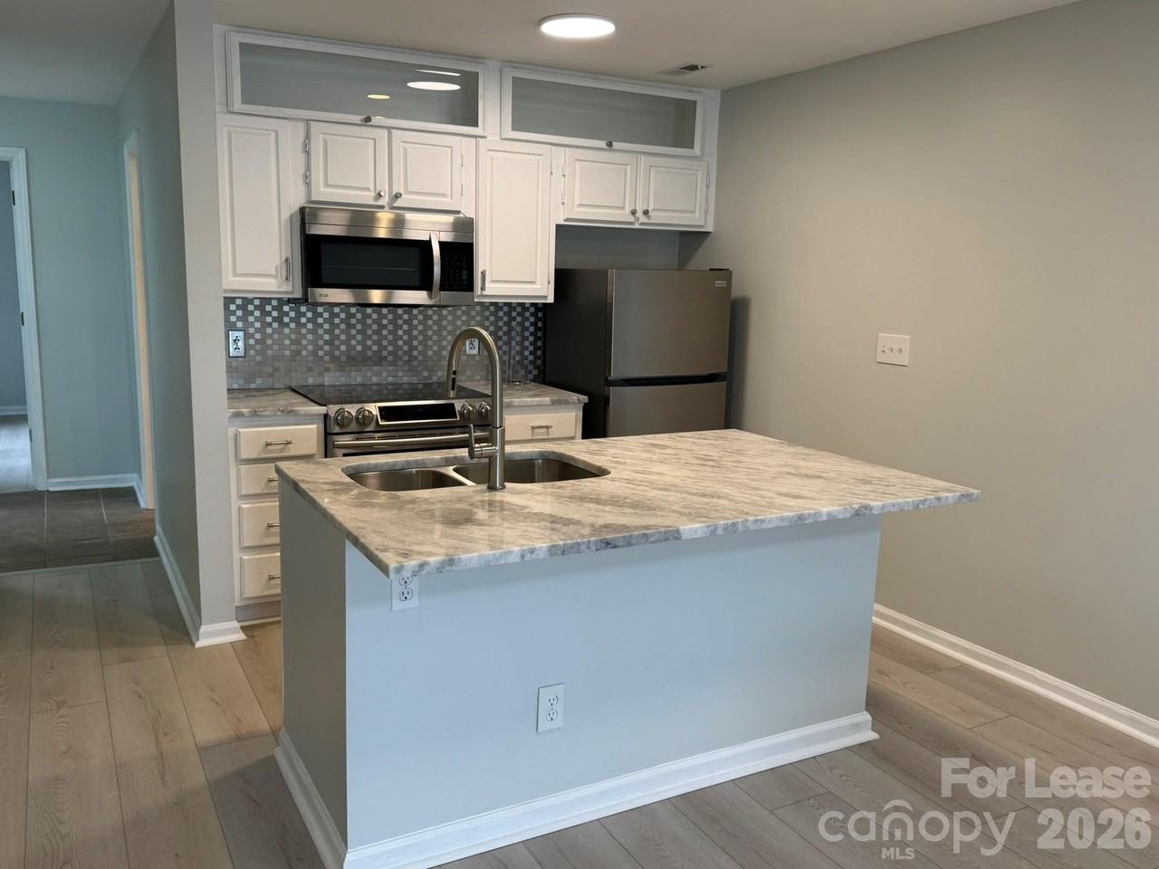 363 Northwest Dr - Photo 3 of 26