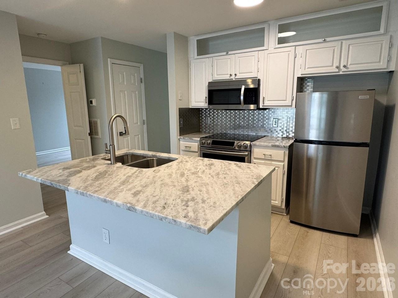 363 Northwest Dr - Photo 6 of 26
