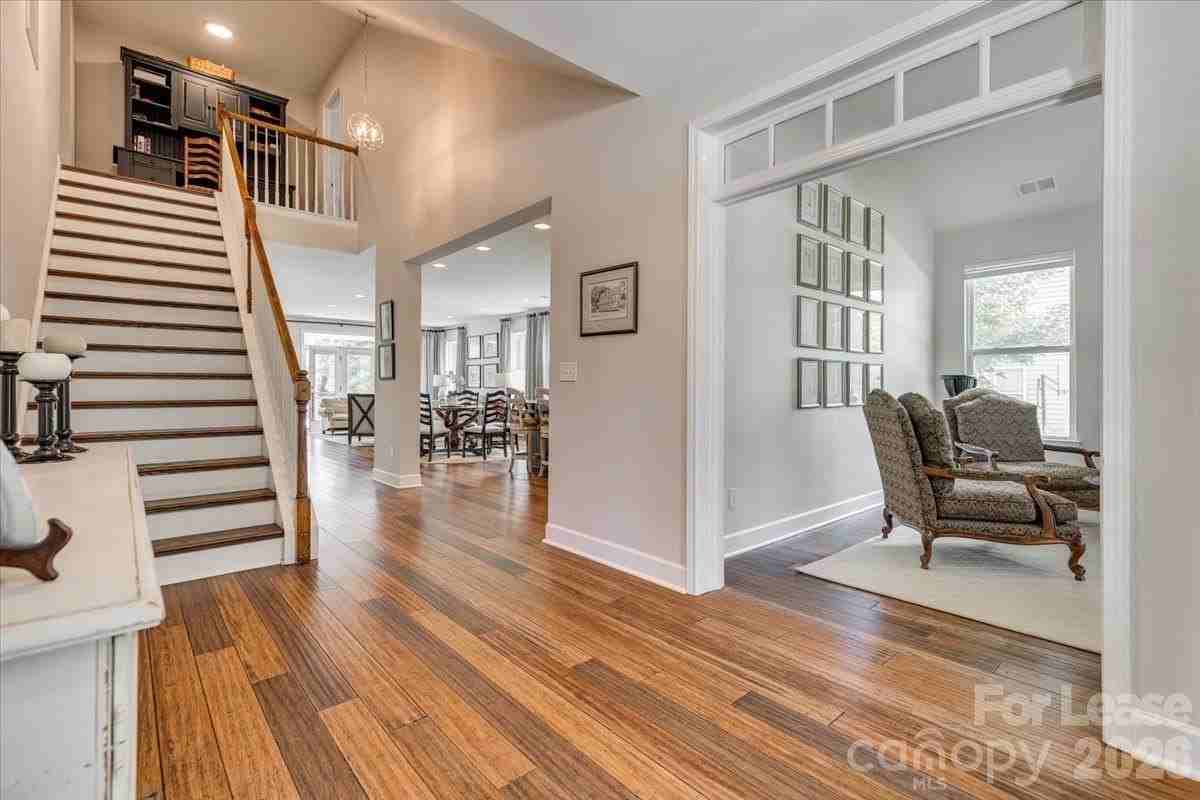 1007 Kaiser Way - Photo 6 of 48