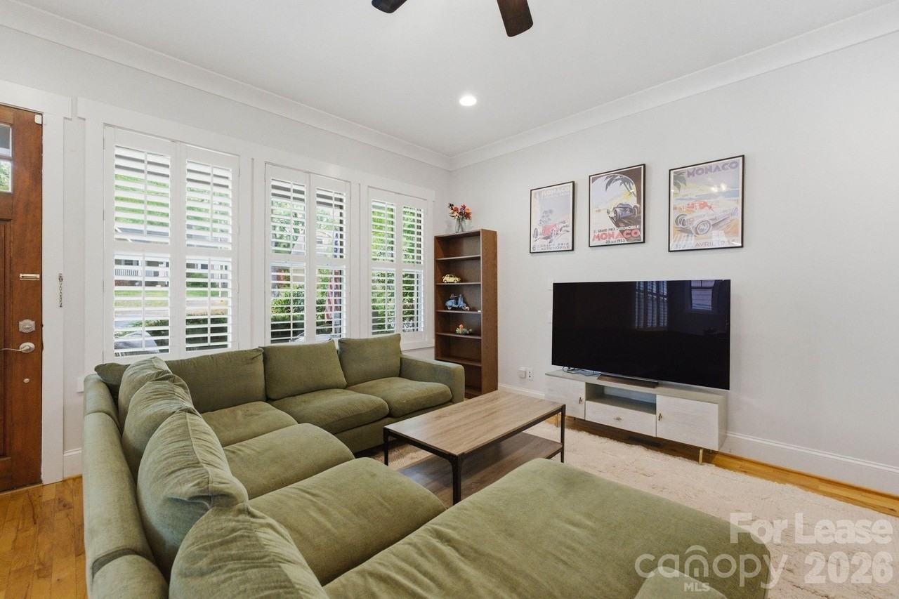 2724 Holt St - Photo 4 of 24