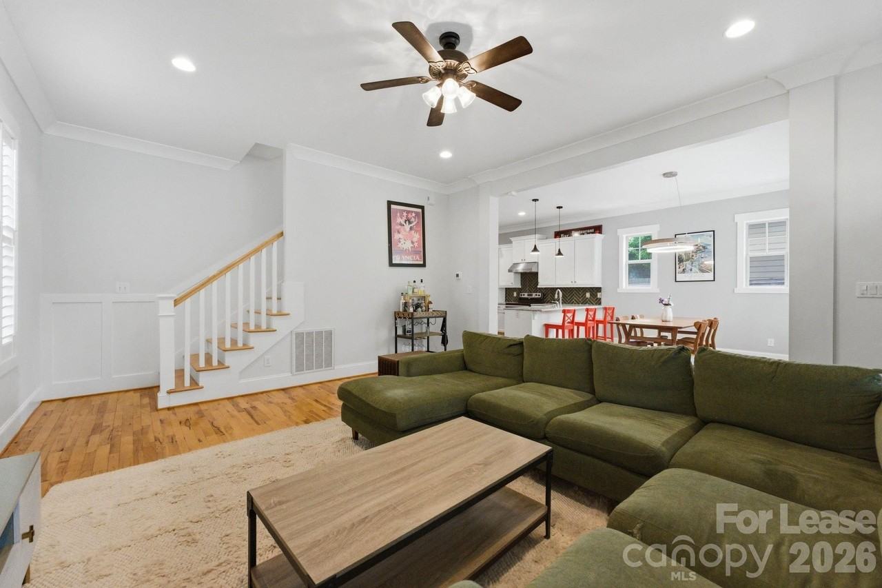 2724 Holt St - Photo 6 of 24