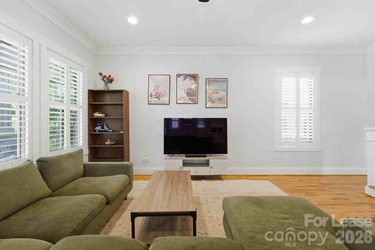 2724 Holt St - Photo 7 of 24