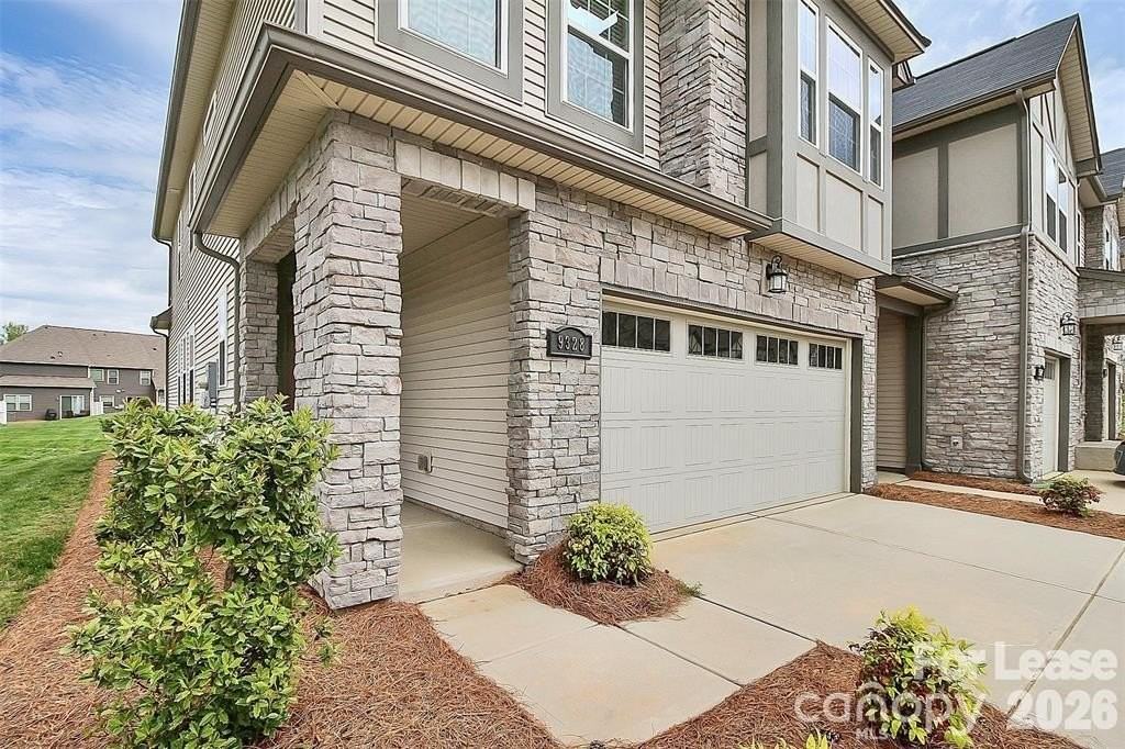 9328 Glenburn Ln - Photo 2 of 27