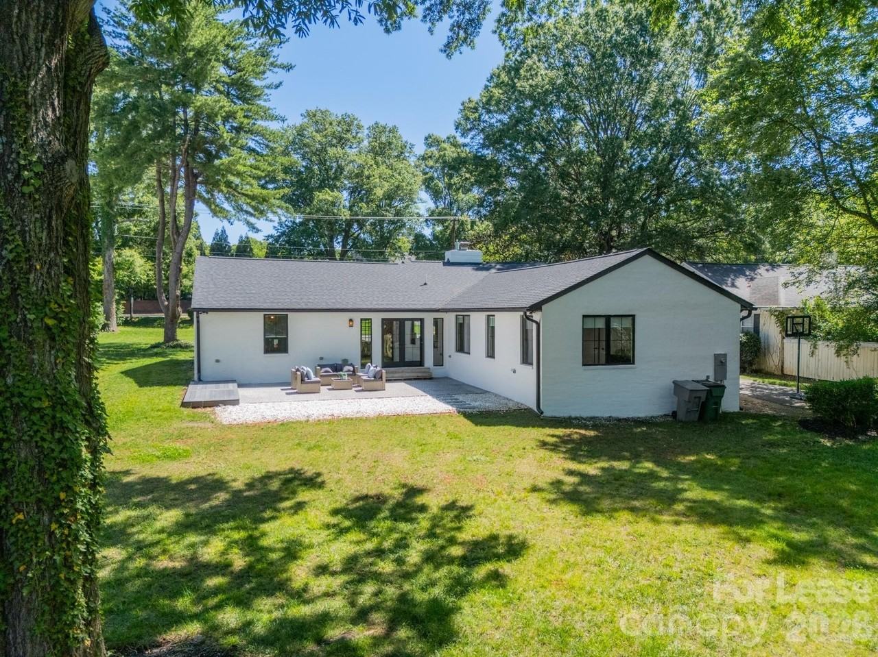 2528 Providence Rd - Photo 2 of 43