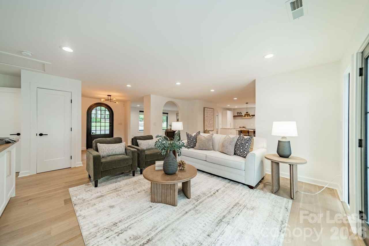 2528 Providence Rd - Photo 7 of 43