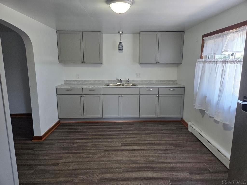 644 S Franklin Ave #1 - Photo 2 of 9