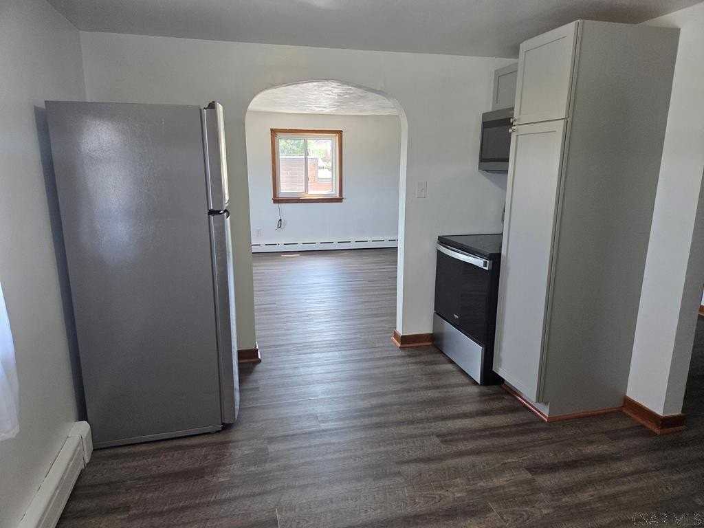 644 S Franklin Ave #1 - Photo 3 of 9