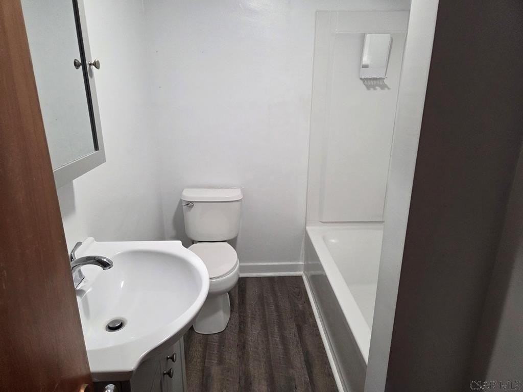 644 S Franklin Ave #1 - Photo 6 of 9