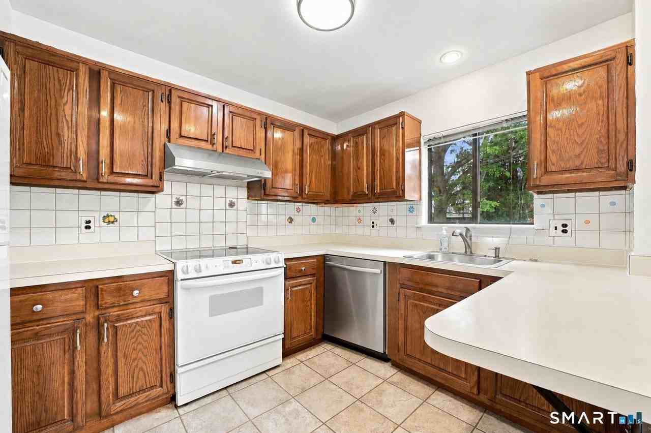 50 Alvord Ln #14 - Photo 6 of 25