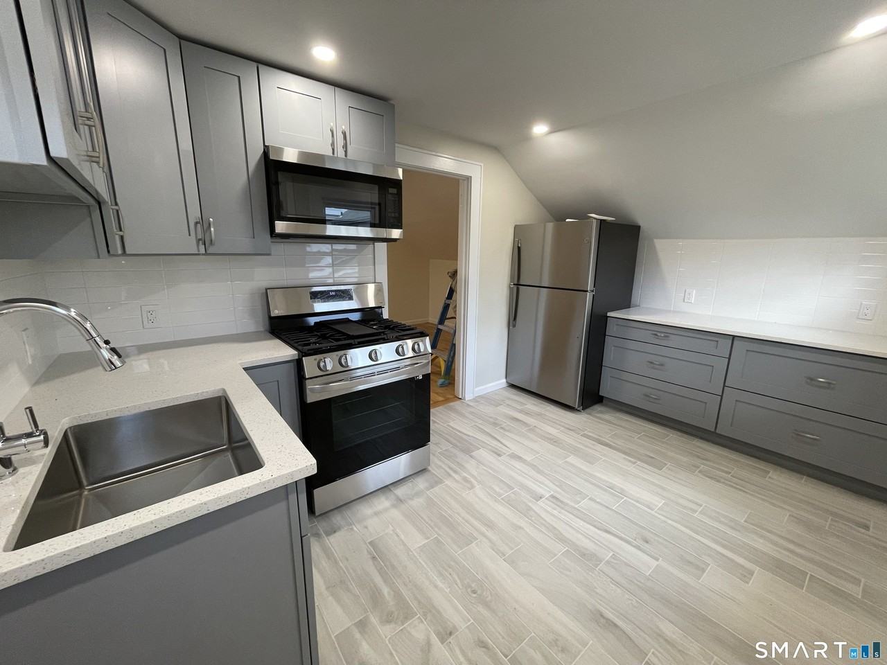 510 W Main St - Photo 4 of 9