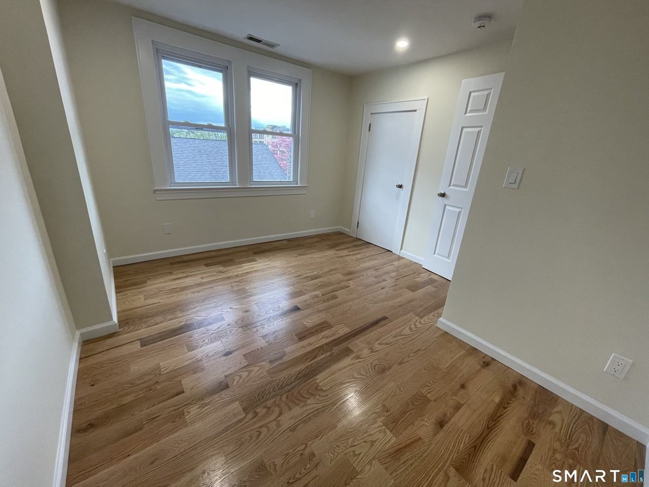 510 W Main St - Photo 5 of 9
