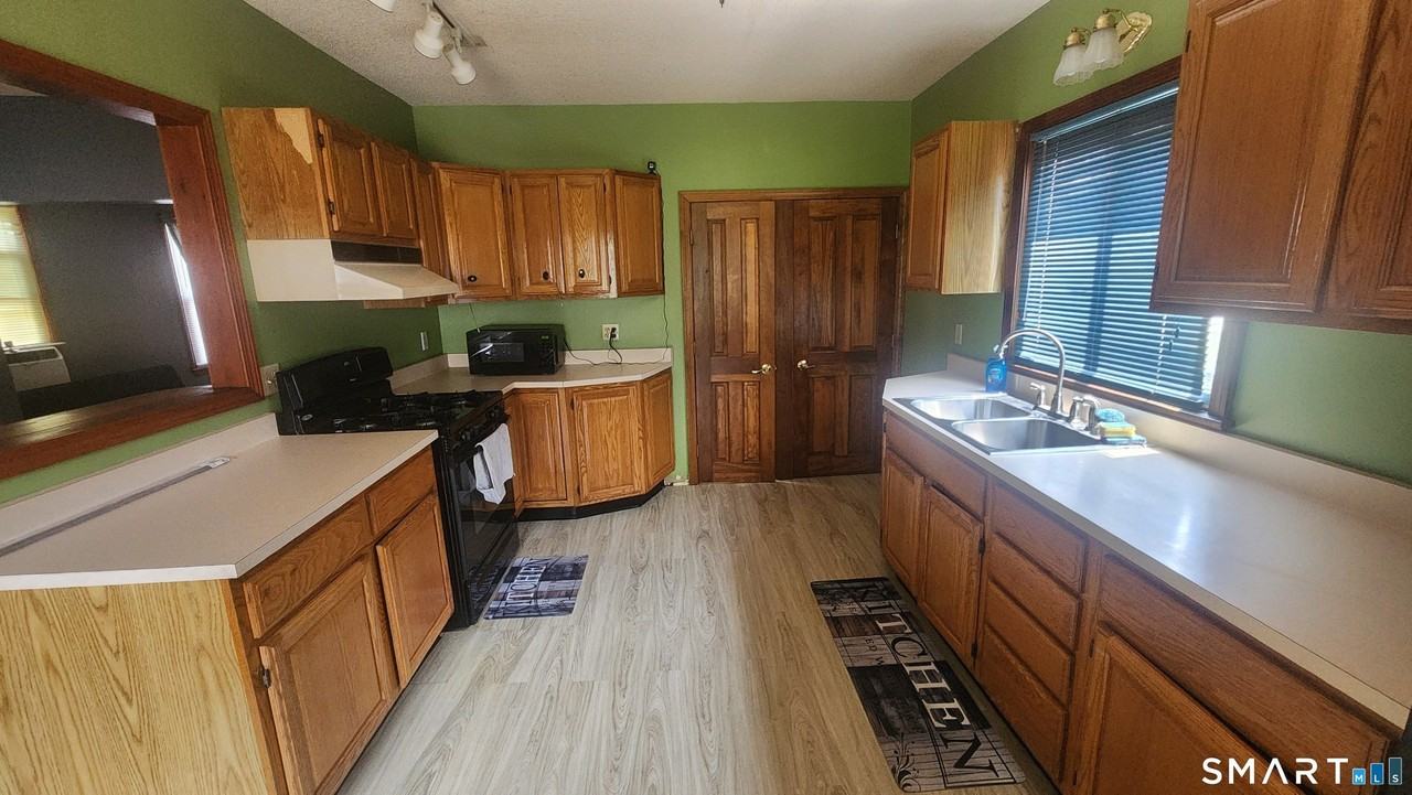 139 South St - Photo 2 of 11