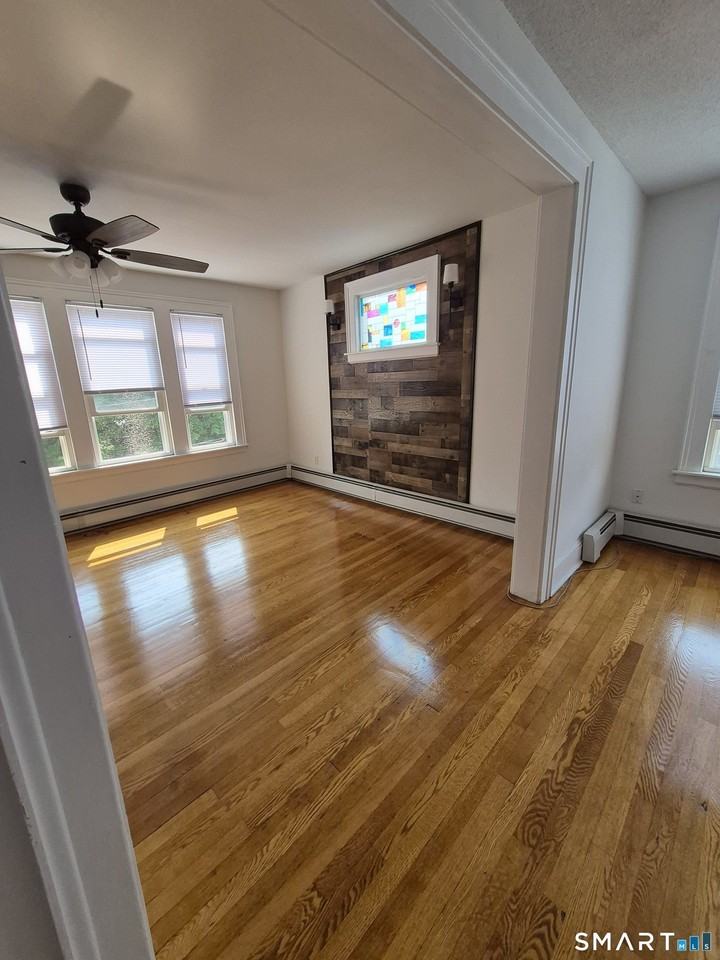 73 Brooklawn St - Photo 2 of 15