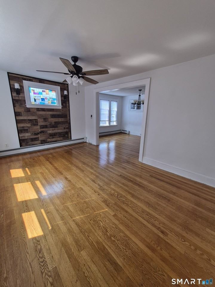 73 Brooklawn St - Photo 3 of 15