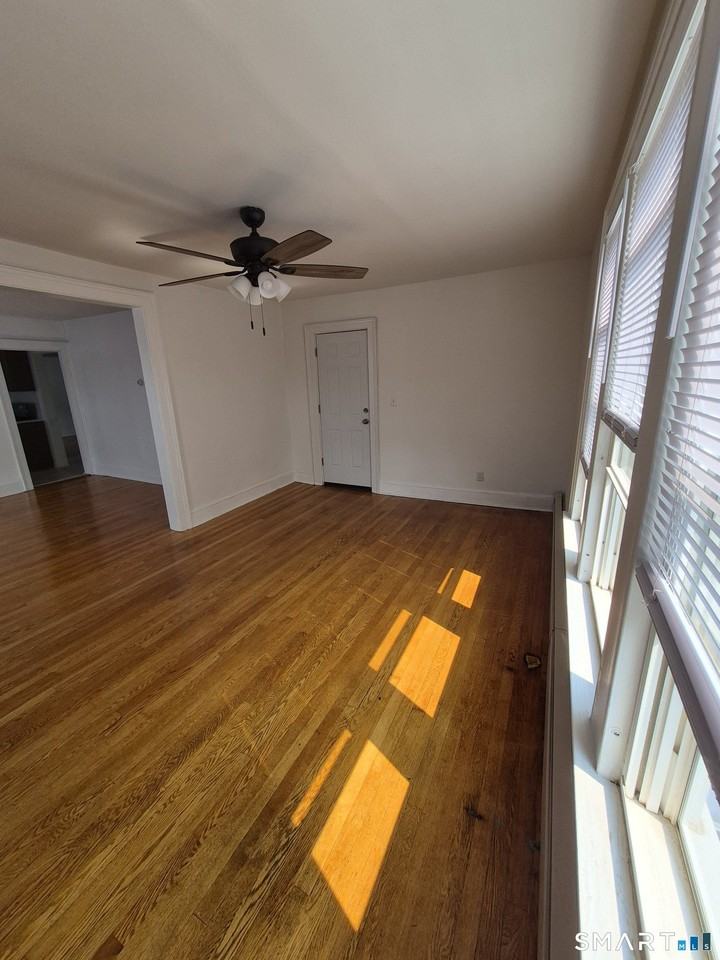 73 Brooklawn St - Photo 5 of 15