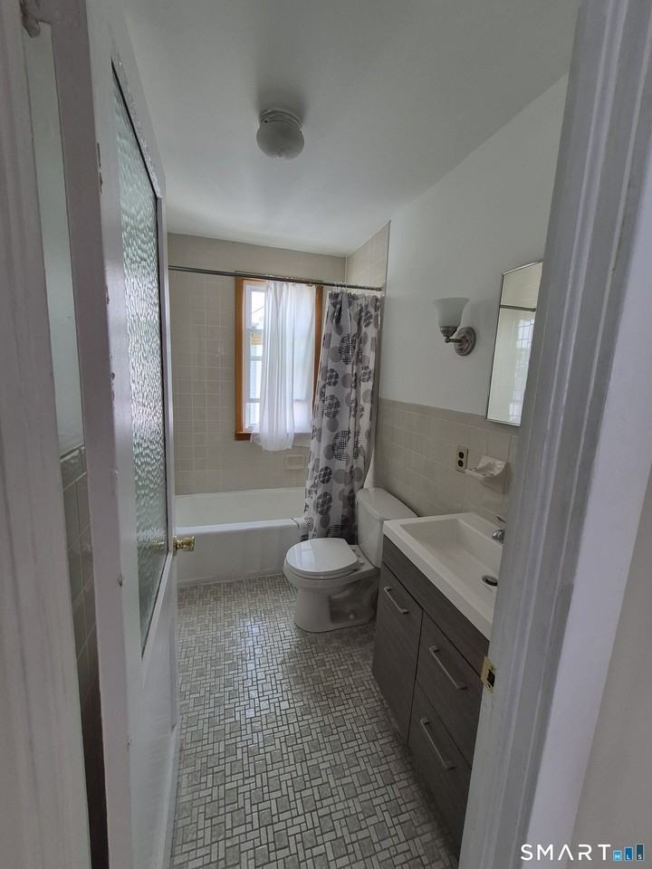 73 Brooklawn St - Photo 6 of 15