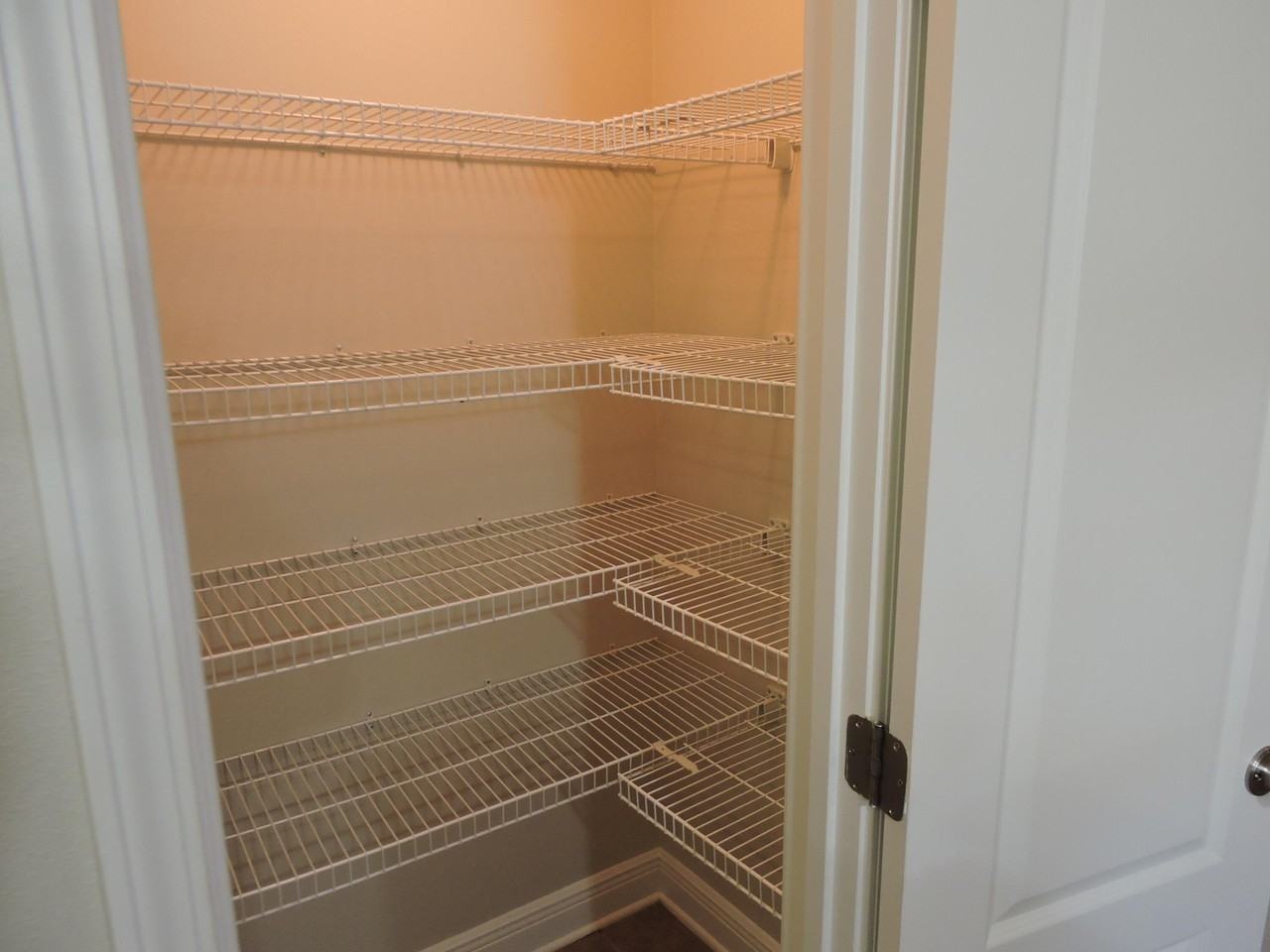 4642 Hermosa Rd - Photo 6 of 28