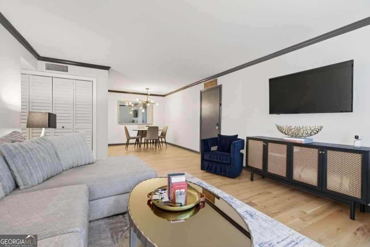 3140 Seven Pines Ct - Photo 7 of 34