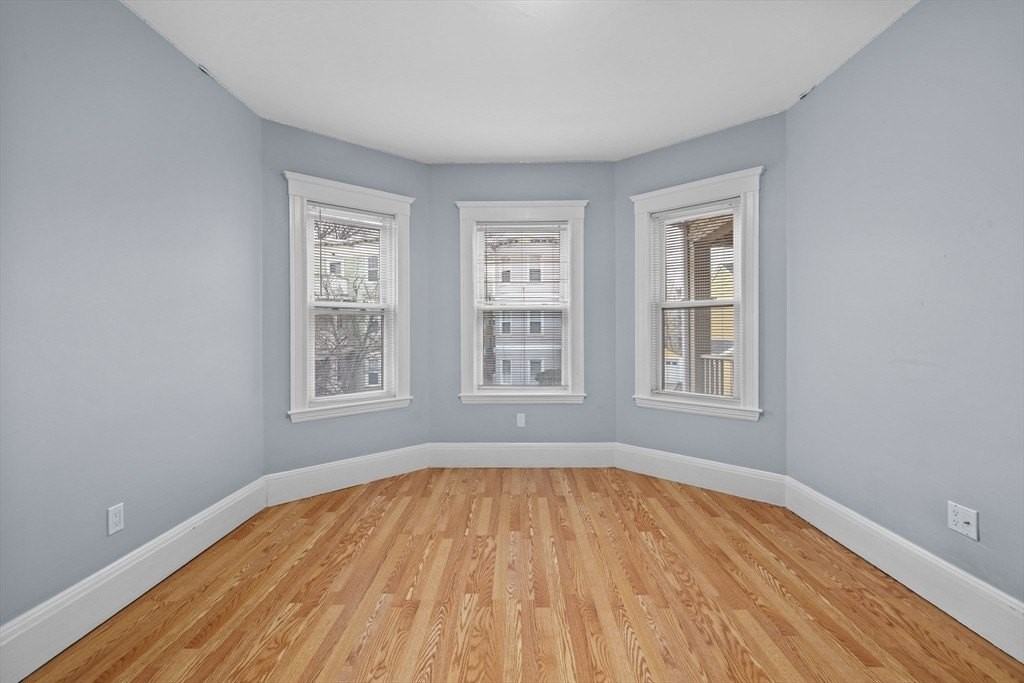 25 Howes St - Photo 6 of 14