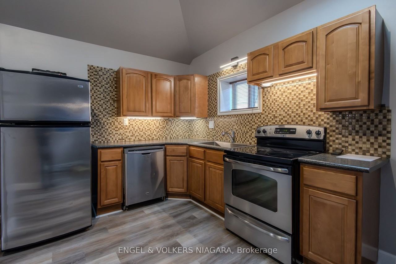 3786 St James Ave - Photo 6 of 8