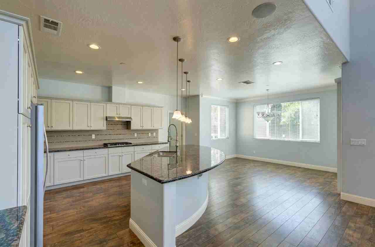 1148 Cordova Ave - Photo 7 of 25