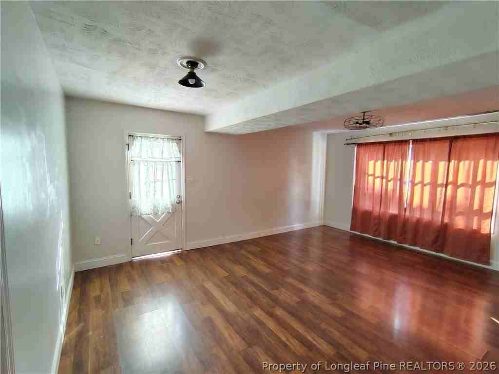 515 Farmview Dr - Photo 6 of 14