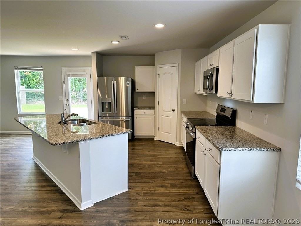 240 Melbourne Dr - Photo 4 of 21