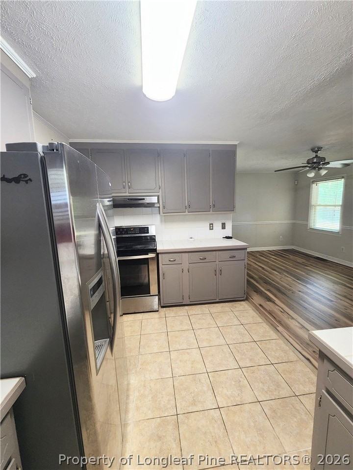 1512 Atwick Dr - Photo 3 of 19