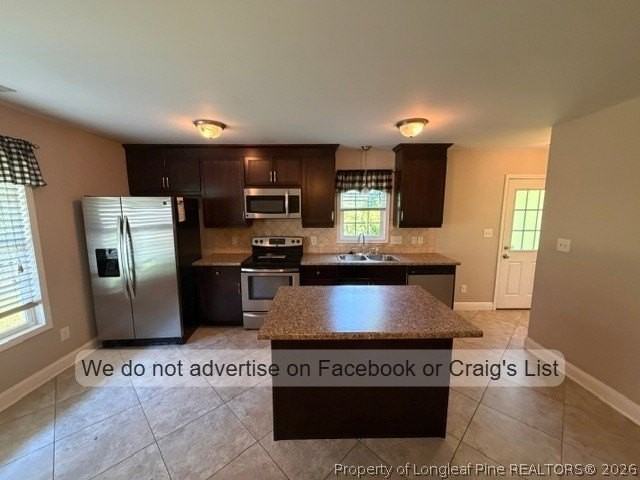 918 Carolina Ave - Photo 3 of 12
