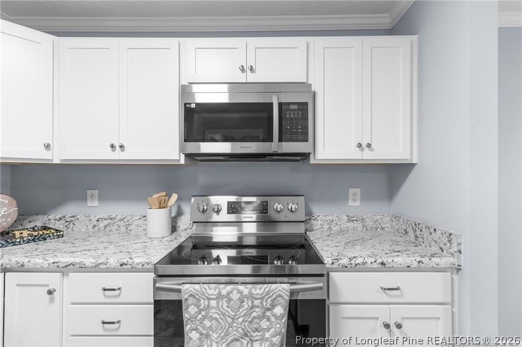 3340 Harbour Pointe Pl #7 - Photo 4 of 24
