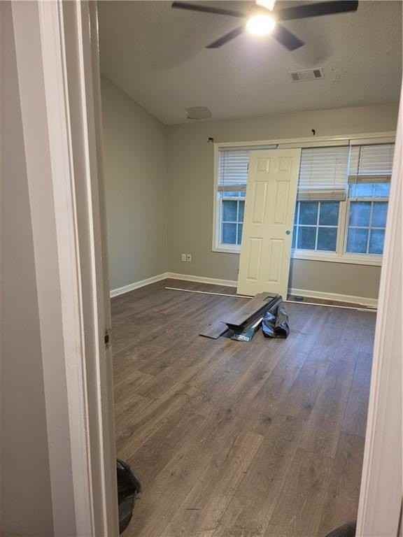 550 Parkway Rd - Photo 2 of 4