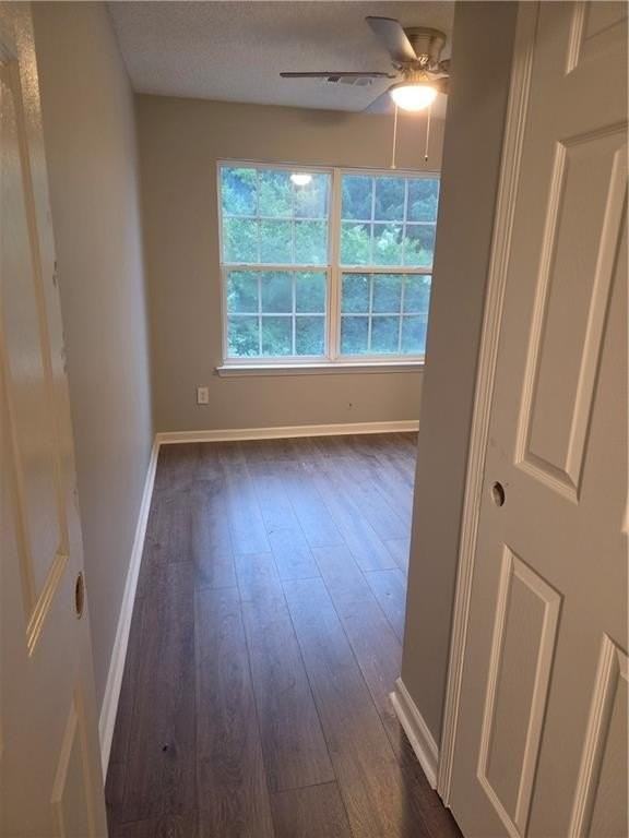 550 Parkway Rd - Photo 3 of 4
