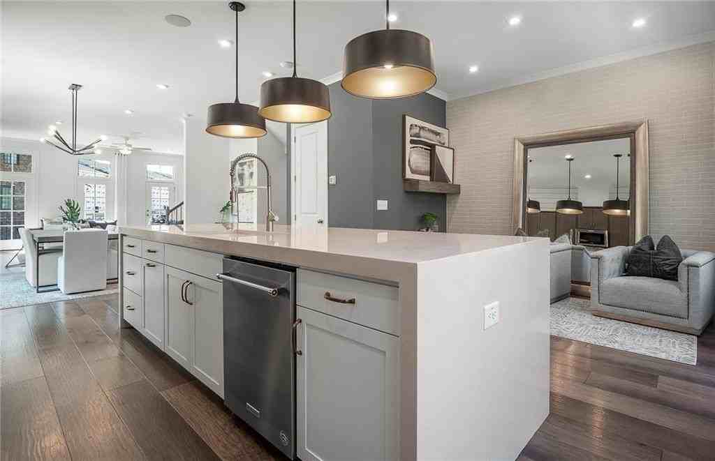 820 Snider Walk Ne - Photo 3 of 20