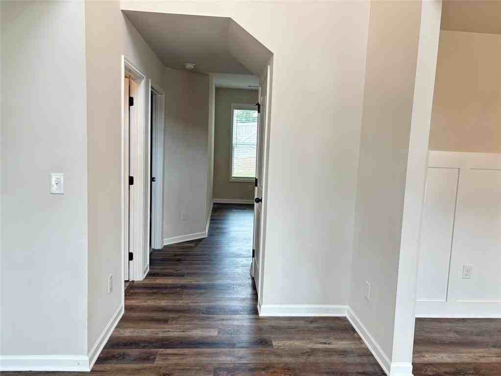 404 Fox Creek Dr - Photo 2 of 23