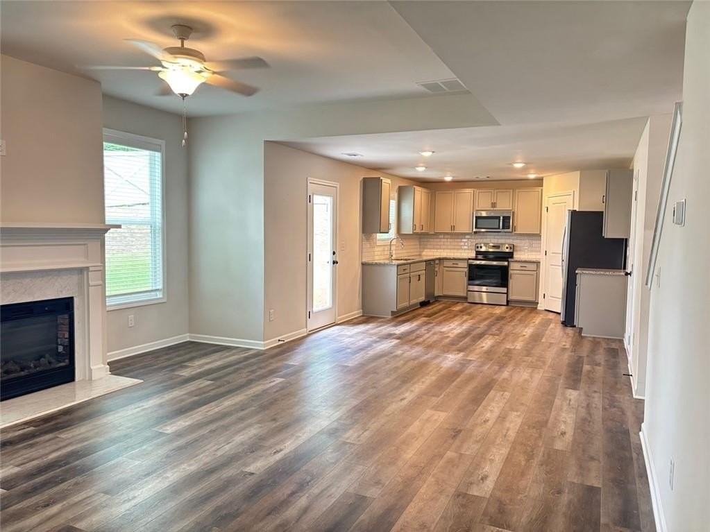 404 Fox Creek Dr - Photo 5 of 23