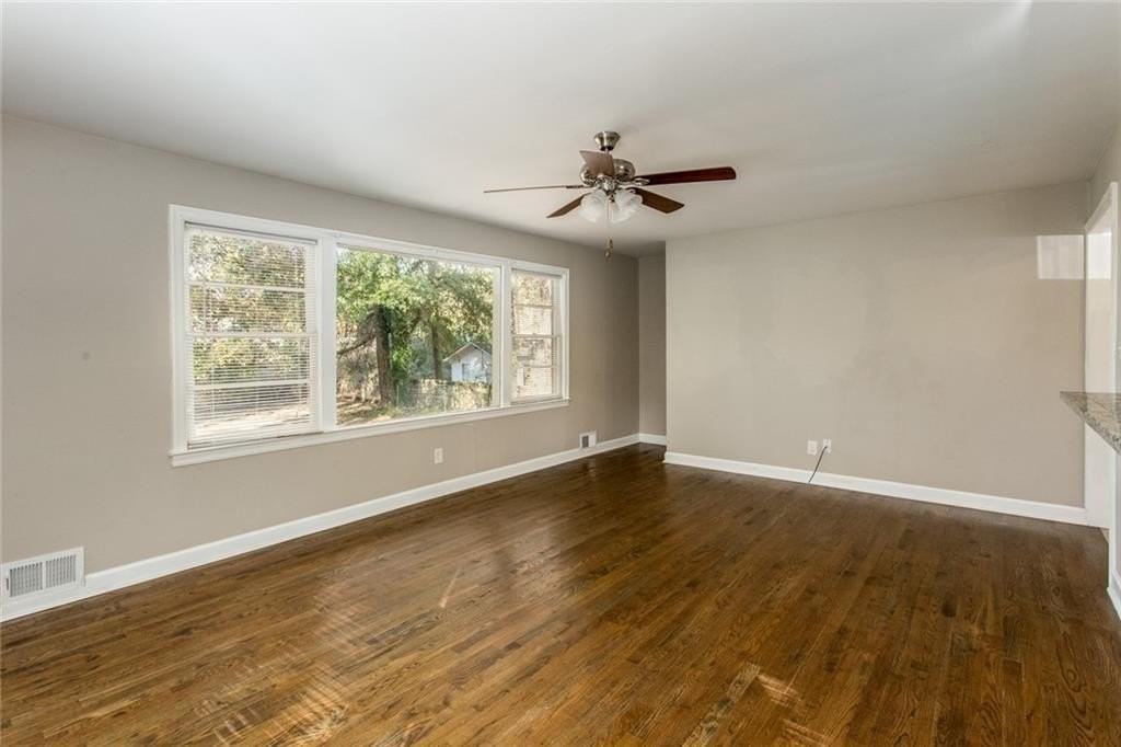 2720 Stonecreek Rd Se - Photo 3 of 35
