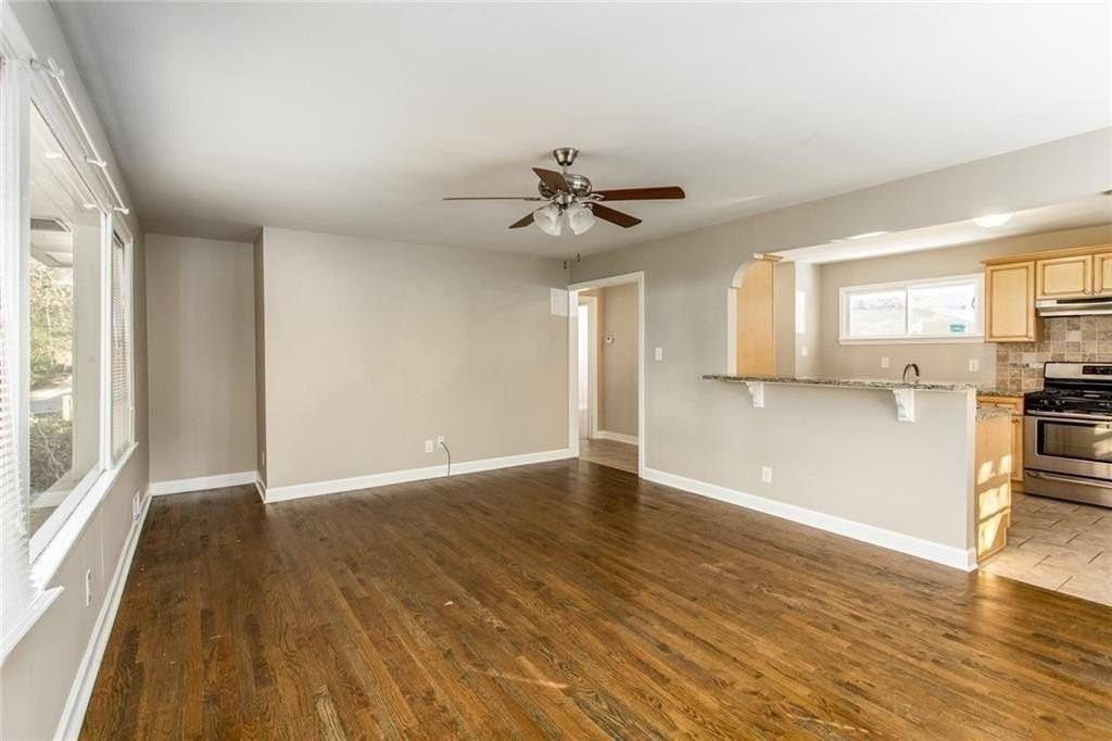 2720 Stonecreek Rd Se - Photo 4 of 35