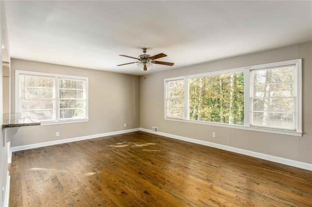 2720 Stonecreek Rd Se - Photo 5 of 35