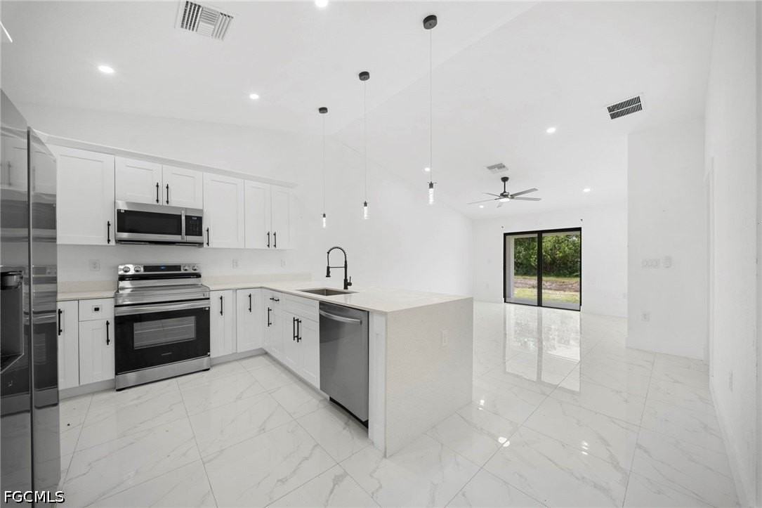 668 Chemstrand St E - Photo 3 of 18
