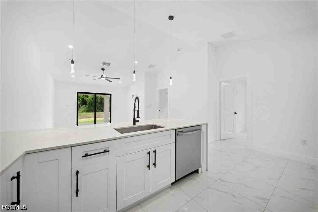 668 Chemstrand St E - Photo 5 of 18