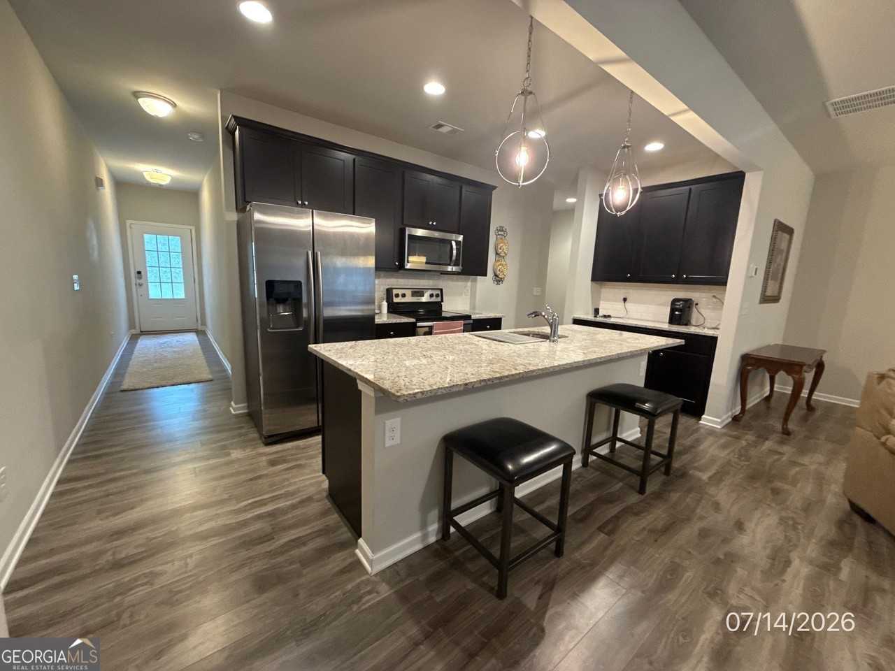 428 Mulberry Row Se - Photo 3 of 18